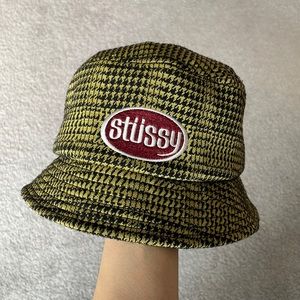 Stussy yellow & black bucket hat